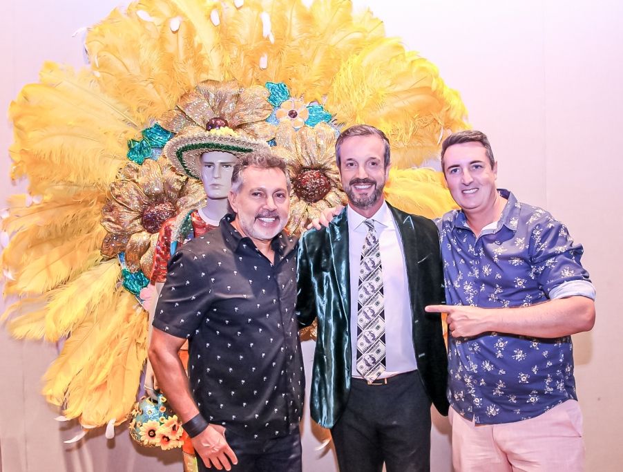 Alexis com os diretores do Camarote + Brasil Rolf Hanel e Elio Abdon