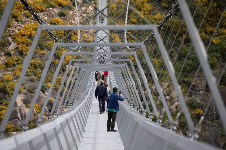 Portugal inaugura a maior ponte suspensa do mundo