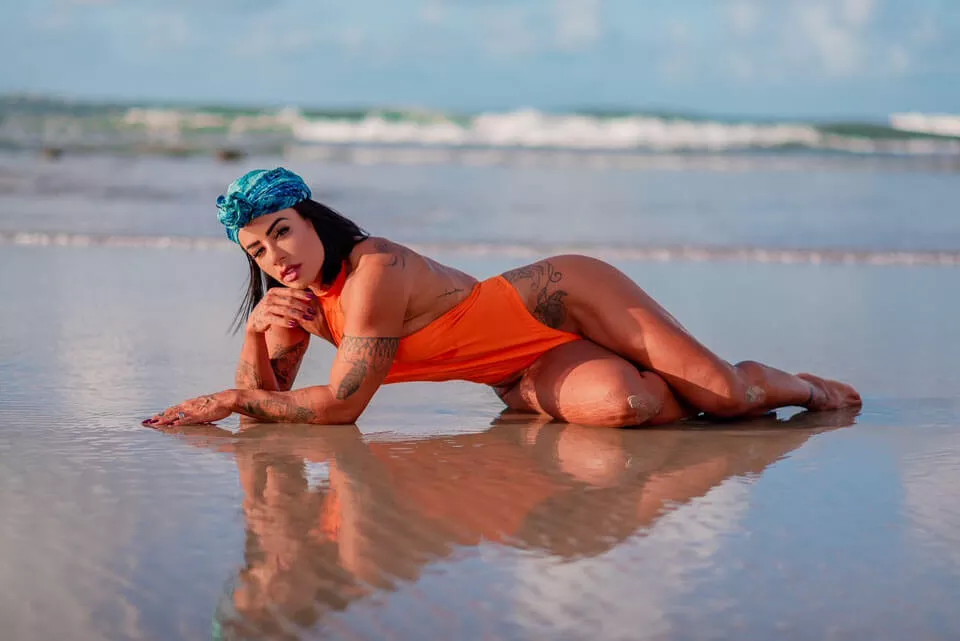 Musa fitness Sue Lasmar revela segredo do corpo escultural: “consistência”